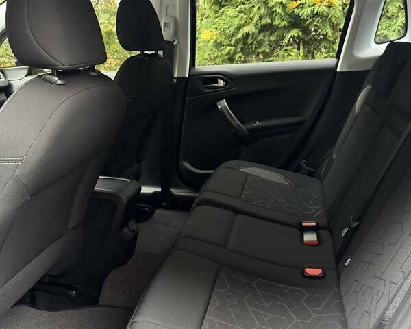 Пежо 2008 2019 в Киеве на Automoto.ua Серый Пежо 2008, объемом двигателя 1.2 л и пробегом 45 тыс. км за 13800 $, фото 13 на Automoto.ua