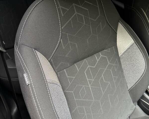 Пежо 2008 2019 в Киеве на Automoto.ua Серый Пежо 2008, объемом двигателя 1.2 л и пробегом 45 тыс. км за 13800 $, фото 27 на Automoto.ua