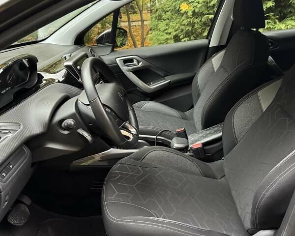Пежо 2008 2019 в Киеве на Automoto.ua Серый Пежо 2008, объемом двигателя 1.2 л и пробегом 45 тыс. км за 13800 $, фото 6 на Automoto.ua