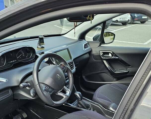 Сірий Пежо 2008, об'ємом двигуна 1.2 л та пробігом 40 тис. км за 14000 $, фото 7 на Automoto.ua