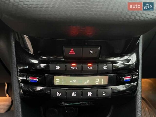 Серый Пежо 2008, объемом двигателя 1.2 л и пробегом 200 тыс. км за 12200 $, фото 20 на Automoto.ua