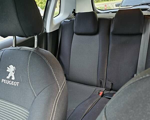 Сірий Пежо 2008, об'ємом двигуна 1.2 л та пробігом 40 тис. км за 14000 $, фото 8 на Automoto.ua