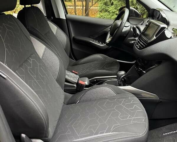 Пежо 2008 2019 в Киеве на Automoto.ua Серый Пежо 2008, объемом двигателя 1.2 л и пробегом 45 тыс. км за 13800 $, фото 37 на Automoto.ua