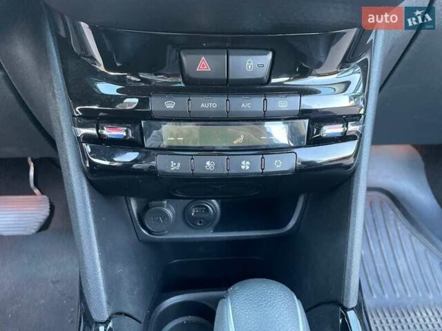 Пежо 2008 2019 у Миргороде на Automoto.ua Сірий Пежо 2008, об'ємом двигуна 0 л та пробігом 100 тис. км за 12500 $, фото 6 на Automoto.ua