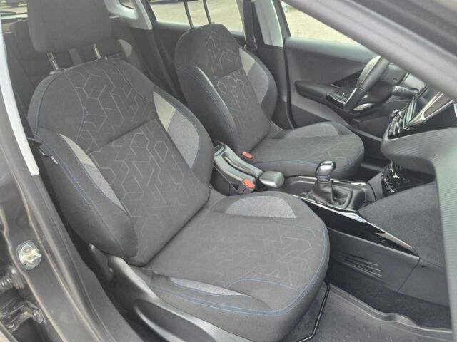 Пежо 2008 2019 в Хмельницком на Automoto.ua Серый Пежо 2008, объемом двигателя 1.2 л и пробегом 65 тыс. км за 11899 $, фото 16 на Automoto.ua