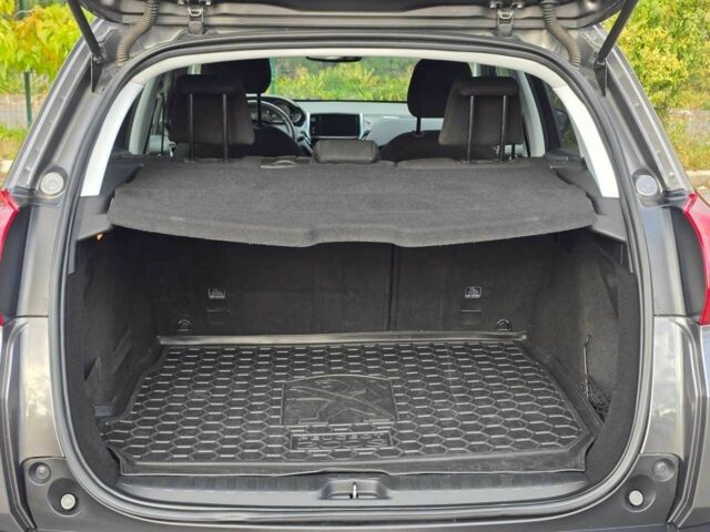 Пежо 2008 2019 в Хмельницком на Automoto.ua Серый Пежо 2008, объемом двигателя 1.2 л и пробегом 65 тыс. км за 11899 $, фото 4 на Automoto.ua