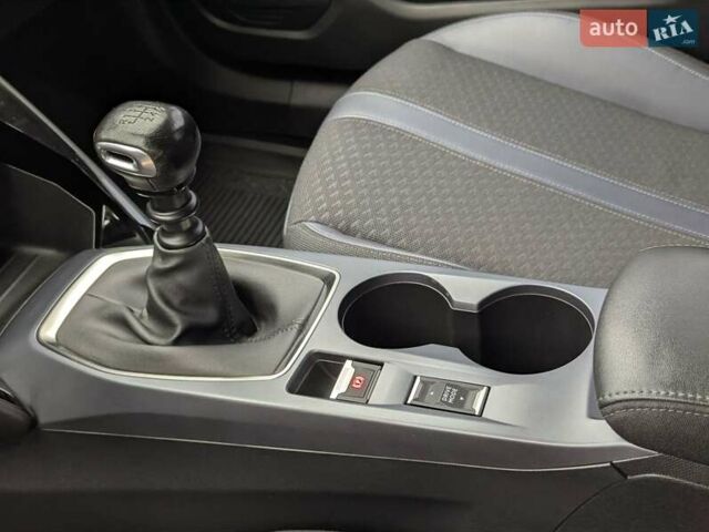 Серый Пежо 2008, объемом двигателя 1.2 л и пробегом 52 тыс. км за 16000 $, фото 25 на Automoto.ua