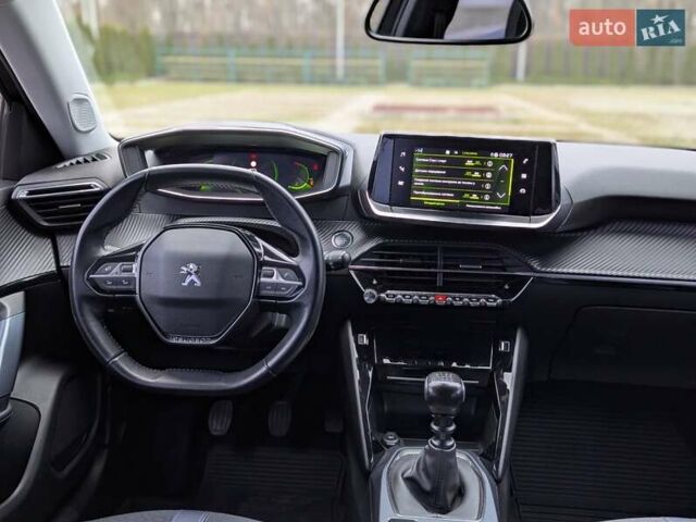 Серый Пежо 2008, объемом двигателя 1.2 л и пробегом 52 тыс. км за 16000 $, фото 18 на Automoto.ua