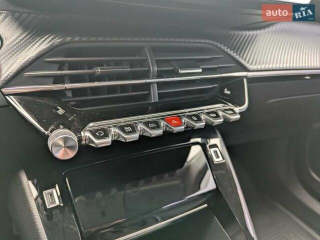 Серый Пежо 2008, объемом двигателя 1.2 л и пробегом 52 тыс. км за 16000 $, фото 22 на Automoto.ua