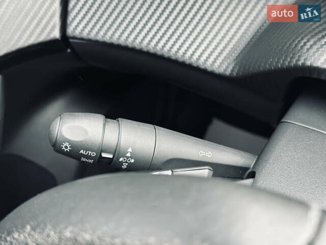 Сірий Пежо 2008, об'ємом двигуна 1.2 л та пробігом 119 тис. км за 17900 $, фото 51 на Automoto.ua