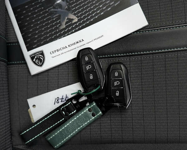 Сірий Пежо 2008, об'ємом двигуна 1.2 л та пробігом 70 тис. км за 18900 $, фото 69 на Automoto.ua