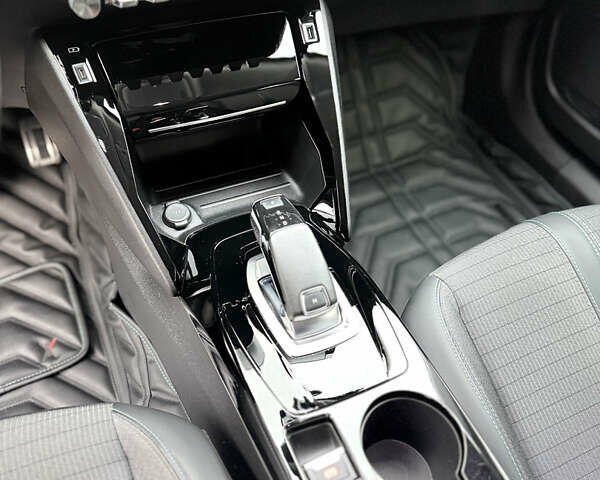 Сірий Пежо 2008, об'ємом двигуна 1.2 л та пробігом 70 тис. км за 18900 $, фото 35 на Automoto.ua