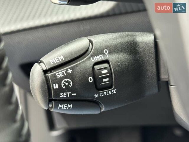 Серый Пежо 2008, объемом двигателя 1.5 л и пробегом 14 тыс. км за 27500 $, фото 44 на Automoto.ua