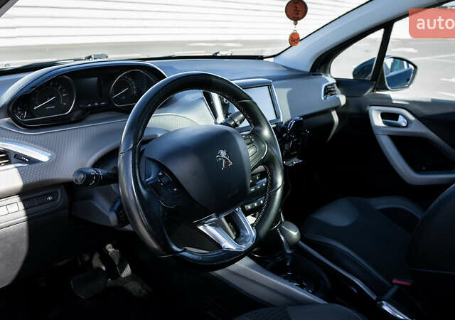 Зелений Пежо 2008, об'ємом двигуна 1.2 л та пробігом 45 тис. км за 12500 $, фото 19 на Automoto.ua