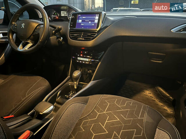 Зелений Пежо 2008, об'ємом двигуна 1.2 л та пробігом 116 тис. км за 11750 $, фото 10 на Automoto.ua