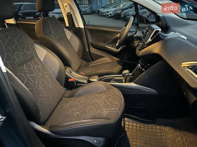 Зелений Пежо 2008, об'ємом двигуна 1.2 л та пробігом 116 тис. км за 11750 $, фото 12 на Automoto.ua