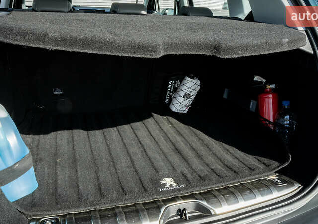 Зелений Пежо 2008, об'ємом двигуна 1.2 л та пробігом 45 тис. км за 12500 $, фото 16 на Automoto.ua