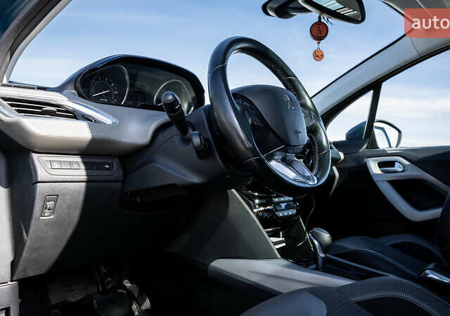 Зелений Пежо 2008, об'ємом двигуна 1.2 л та пробігом 45 тис. км за 12500 $, фото 3 на Automoto.ua