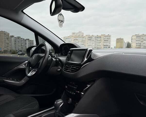 Зелений Пежо 2008, об'ємом двигуна 1.2 л та пробігом 114 тис. км за 12500 $, фото 13 на Automoto.ua