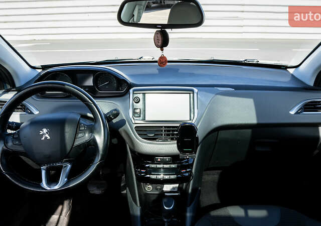 Зелений Пежо 2008, об'ємом двигуна 1.2 л та пробігом 45 тис. км за 12500 $, фото 31 на Automoto.ua