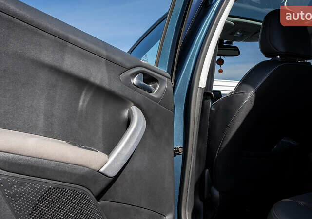 Зелений Пежо 2008, об'ємом двигуна 1.2 л та пробігом 45 тис. км за 12500 $, фото 38 на Automoto.ua