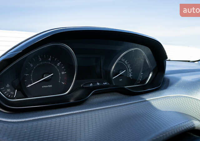 Зелений Пежо 2008, об'ємом двигуна 1.2 л та пробігом 45 тис. км за 12500 $, фото 21 на Automoto.ua