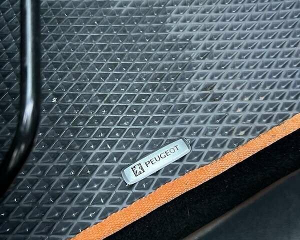 Помаранчевий Пежо 2008, об'ємом двигуна 1.2 л та пробігом 67 тис. км за 19700 $, фото 26 на Automoto.ua