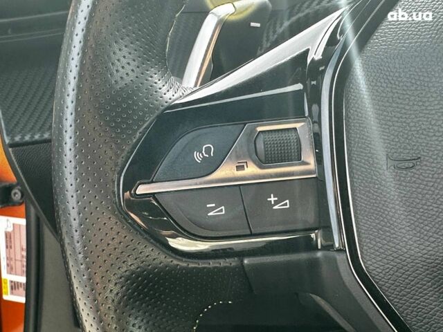 Оранжевый Пежо 2008, объемом двигателя 1.2 л и пробегом 49 тыс. км за 22490 $, фото 24 на Automoto.ua