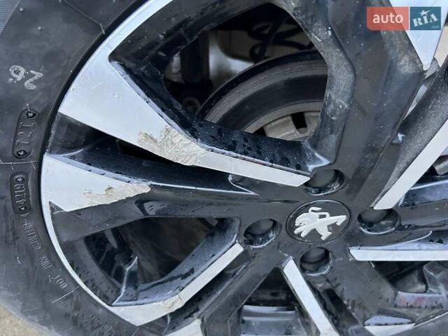 Помаранчевий Пежо 2008, об'ємом двигуна 1.2 л та пробігом 67 тис. км за 19700 $, фото 6 на Automoto.ua