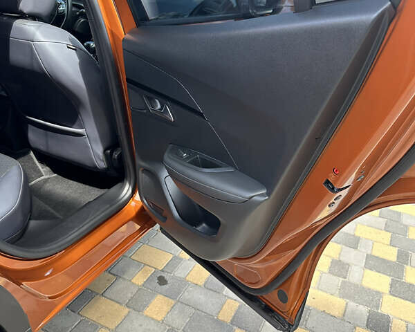 Оранжевый Пежо 2008, объемом двигателя 1.2 л и пробегом 31 тыс. км за 18500 $, фото 50 на Automoto.ua