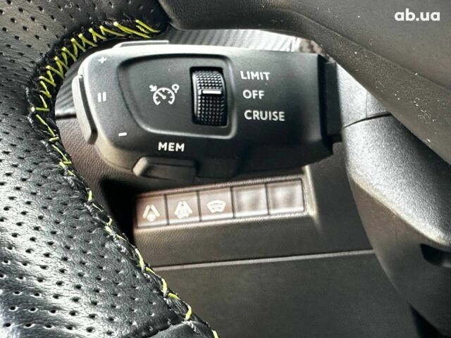 Оранжевый Пежо 2008, объемом двигателя 1.2 л и пробегом 49 тыс. км за 22490 $, фото 20 на Automoto.ua