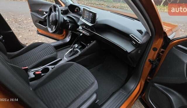 Оранжевый Пежо 2008, объемом двигателя 1.2 л и пробегом 84 тыс. км за 17500 $, фото 18 на Automoto.ua