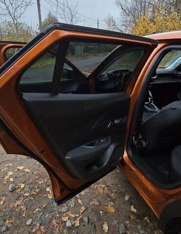 Оранжевый Пежо 2008, объемом двигателя 1.2 л и пробегом 84 тыс. км за 17500 $, фото 13 на Automoto.ua