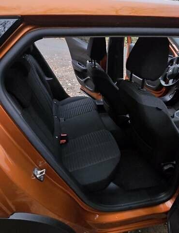 Оранжевый Пежо 2008, объемом двигателя 1.2 л и пробегом 84 тыс. км за 17500 $, фото 20 на Automoto.ua