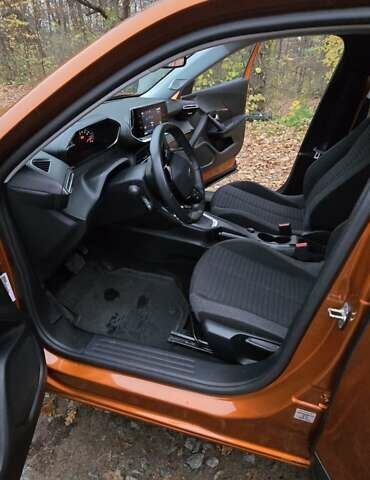 Оранжевый Пежо 2008, объемом двигателя 1.2 л и пробегом 84 тыс. км за 17500 $, фото 15 на Automoto.ua