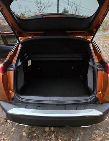 Оранжевый Пежо 2008, объемом двигателя 1.2 л и пробегом 84 тыс. км за 17500 $, фото 10 на Automoto.ua