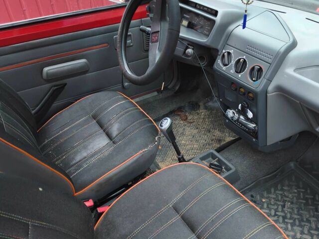Красный Пежо 205, объемом двигателя 1.1 л и пробегом 1 тыс. км за 650 $, фото 3 на Automoto.ua
