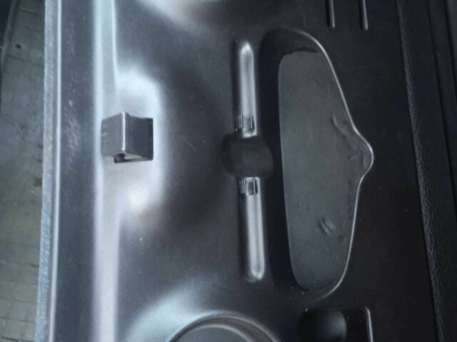 Белый Пежо 206, объемом двигателя 2 л и пробегом 345 тыс. км за 310 $, фото 9 на Automoto.ua