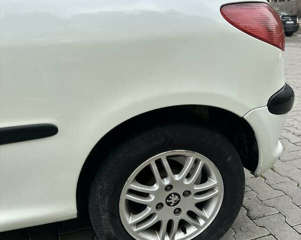 Білий Пежо 206, об'ємом двигуна 1.87 л та пробігом 268 тис. км за 3200 $, фото 11 на Automoto.ua