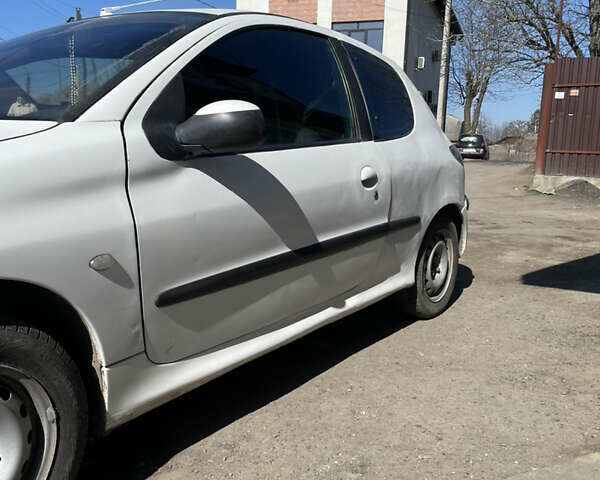 Білий Пежо 206, об'ємом двигуна 1.1 л та пробігом 150 тис. км за 2550 $, фото 8 на Automoto.ua