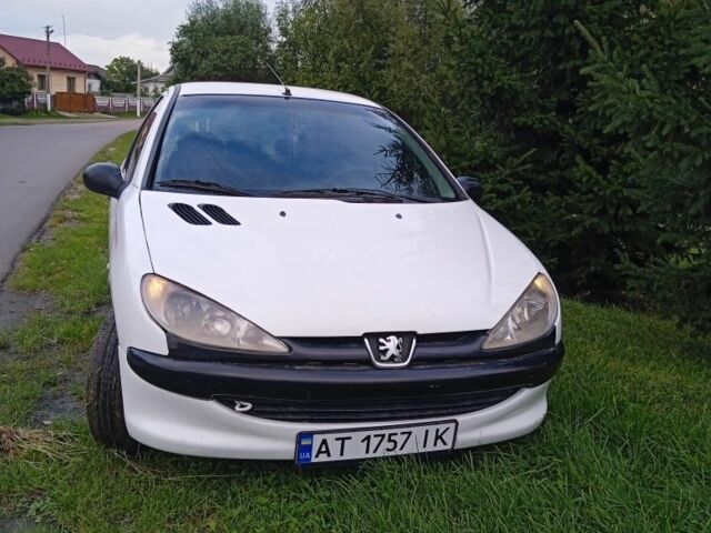 Білий Пежо 206, об'ємом двигуна 1.1 л та пробігом 187 тис. км за 1250 $, фото 1 на Automoto.ua