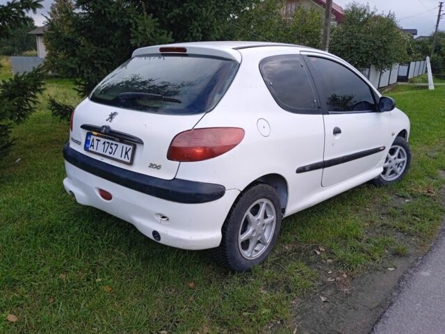Білий Пежо 206, об'ємом двигуна 1.1 л та пробігом 187 тис. км за 1250 $, фото 4 на Automoto.ua