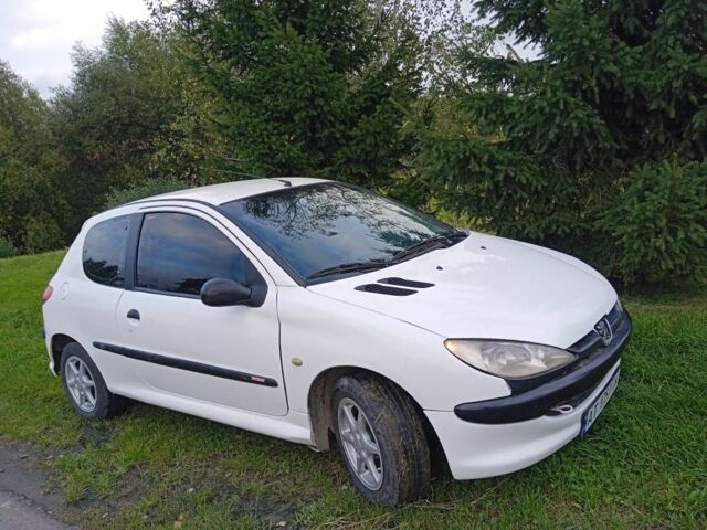 Білий Пежо 206, об'ємом двигуна 1.1 л та пробігом 187 тис. км за 1250 $, фото 7 на Automoto.ua