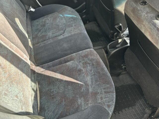 Білий Пежо 206, об'ємом двигуна 2 л та пробігом 300 тис. км за 1000 $, фото 6 на Automoto.ua