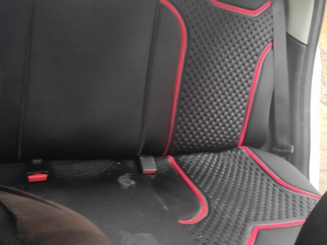 Белый Пежо 206, объемом двигателя 1.4 л и пробегом 201 тыс. км за 3700 $, фото 5 на Automoto.ua