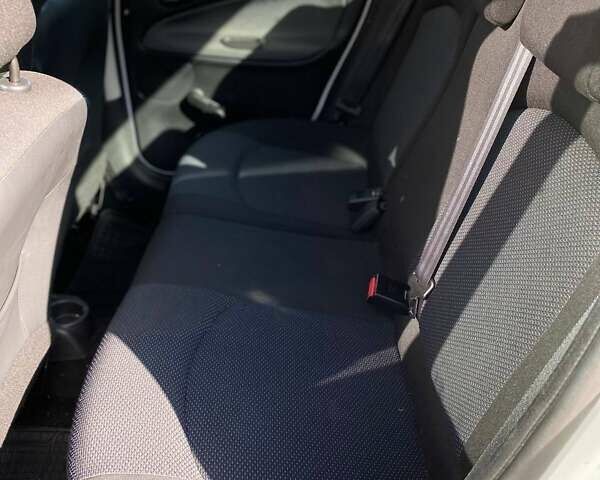 Білий Пежо 206, об'ємом двигуна 1.36 л та пробігом 206 тис. км за 3790 $, фото 29 на Automoto.ua