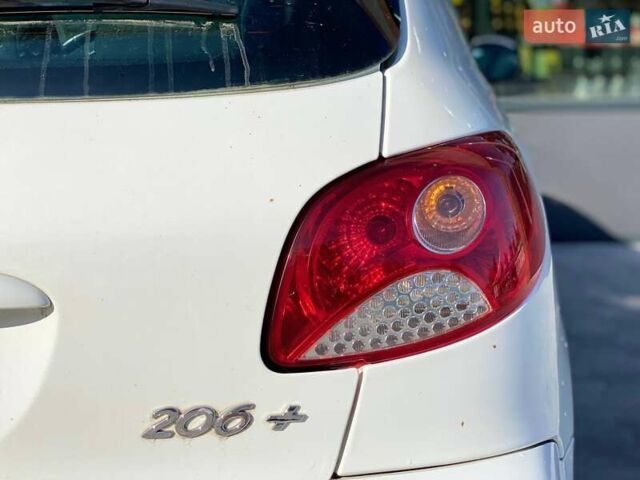 Пежо 206 2009 в Киеве на Automoto.ua Белый Пежо 206, объемом двигателя 1.36 л и пробегом 206 тыс. км за 3990 $, фото 11 на Automoto.ua