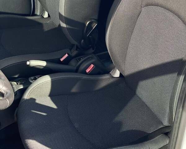 Пежо 206 2009 в Киеве на Automoto.ua Белый Пежо 206, объемом двигателя 1.36 л и пробегом 206 тыс. км за 3990 $, фото 22 на Automoto.ua