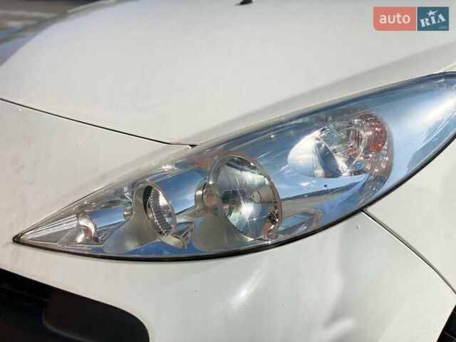 Пежо 206 2009 в Киеве на Automoto.ua Белый Пежо 206, объемом двигателя 1.36 л и пробегом 206 тыс. км за 3990 $, фото 14 на Automoto.ua