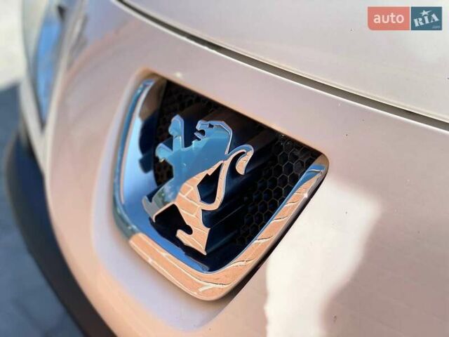 Пежо 206 2009 в Киеве на Automoto.ua Белый Пежо 206, объемом двигателя 1.36 л и пробегом 206 тыс. км за 3990 $, фото 15 на Automoto.ua